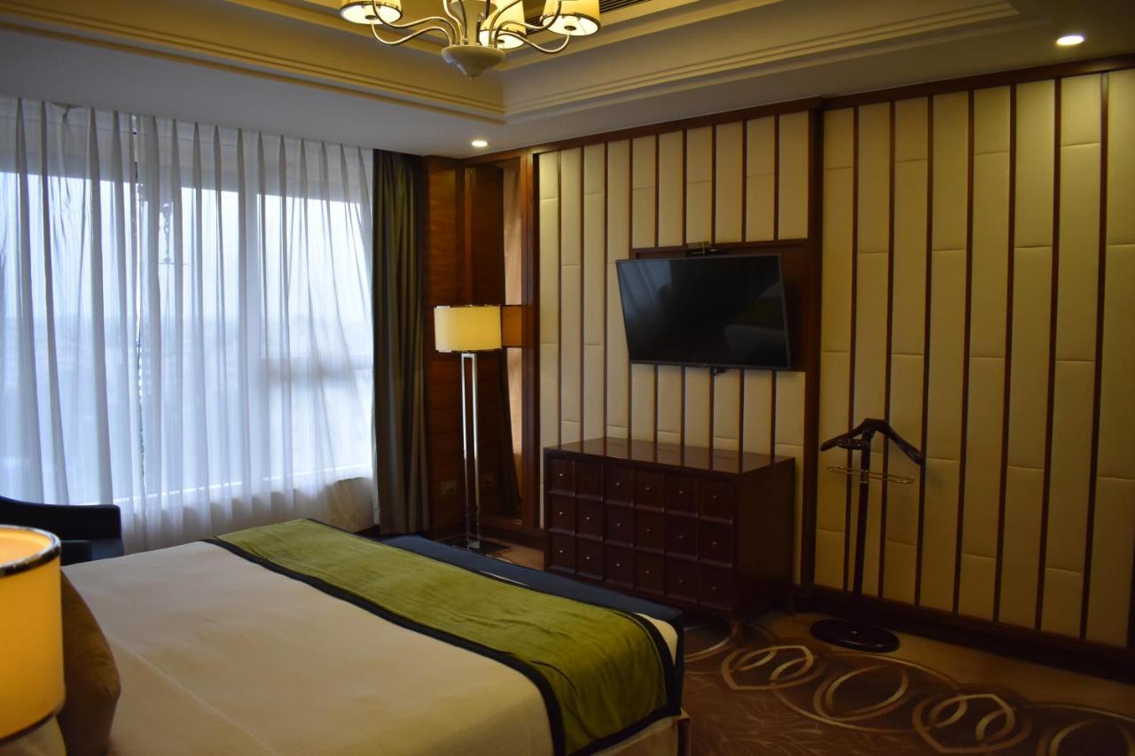 Hotel Sayaji Kolhapur Esterno foto