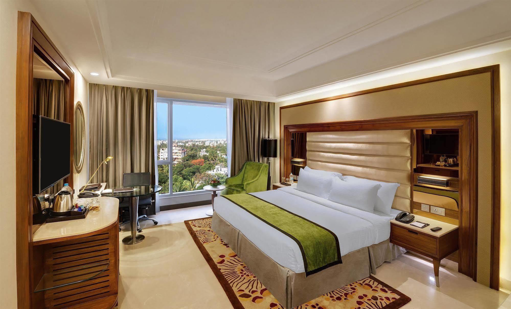 Hotel Sayaji Kolhapur Esterno foto
