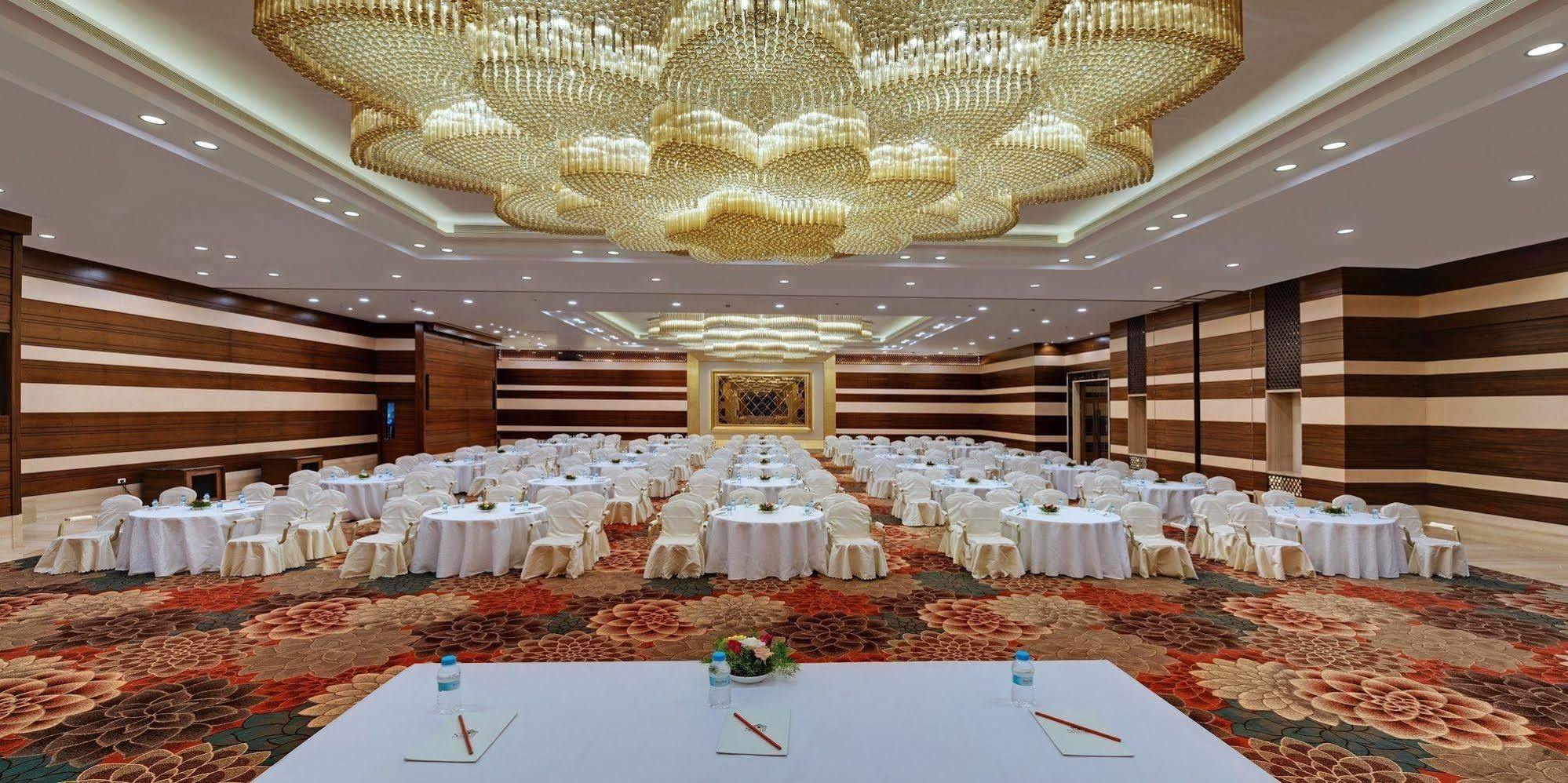 Hotel Sayaji Kolhapur Esterno foto